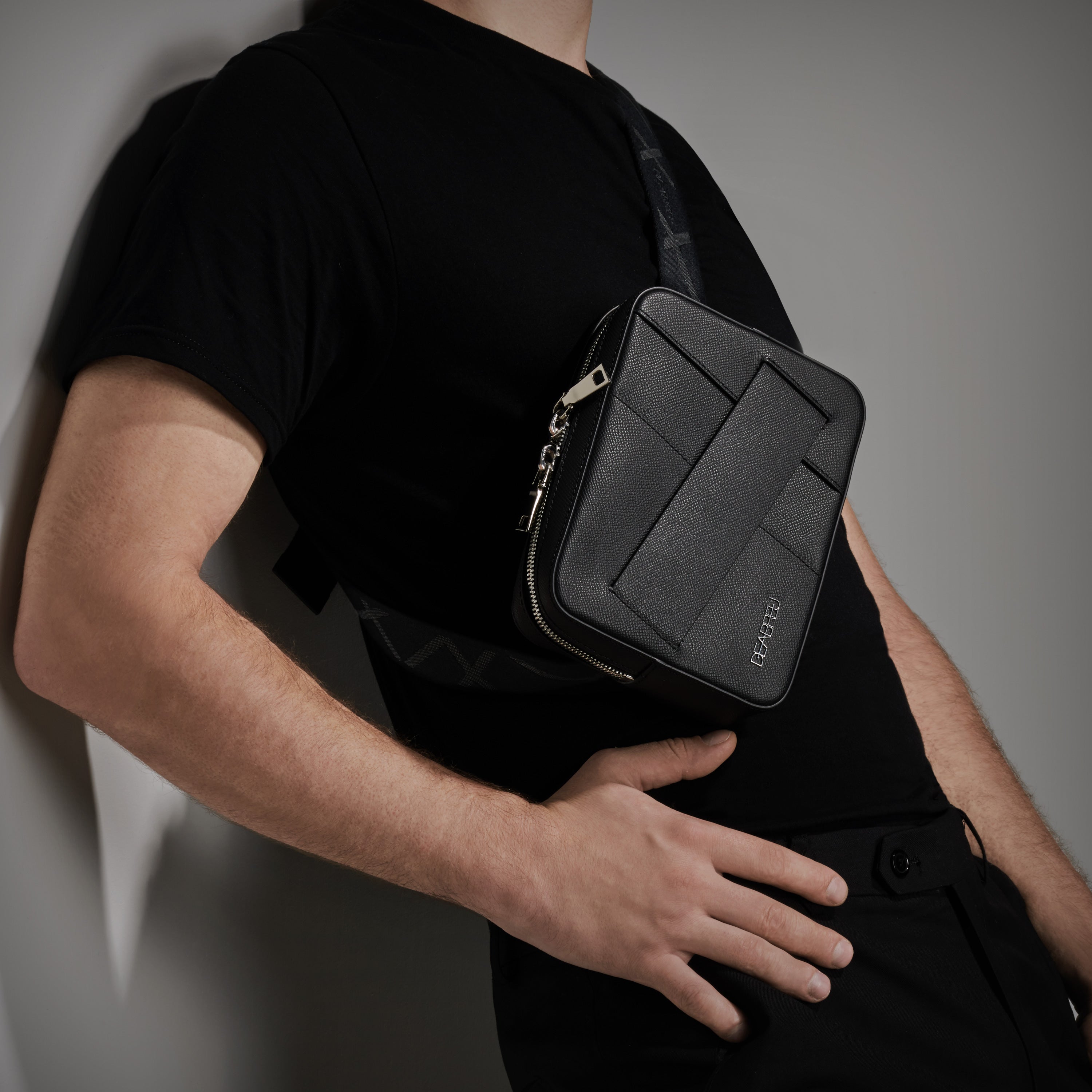 CROSS-BODY & SHOULDER BAGS